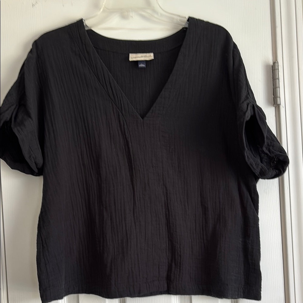 Universal Thread Black Boxy Short Sleeve Blouse